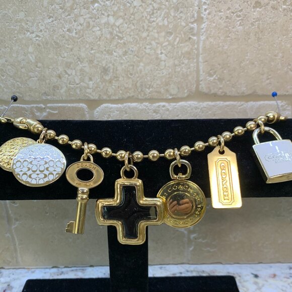 Coach Charm Bracelet Chunky VTG Gold Tone 7 1/2" - Picture 12 of 13